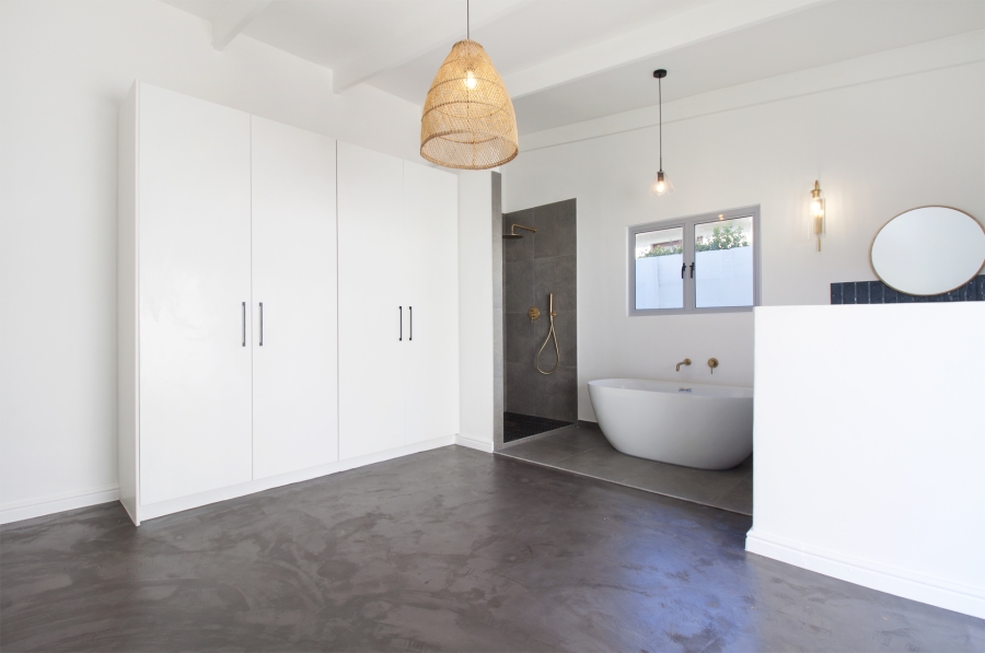 3 Bedroom Property for Sale in Milkwood Park Western Cape